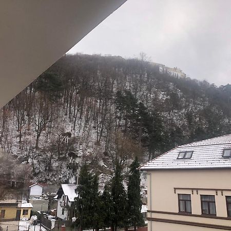 Sub Cetate Otel Rîşnov Dış mekan fotoğraf