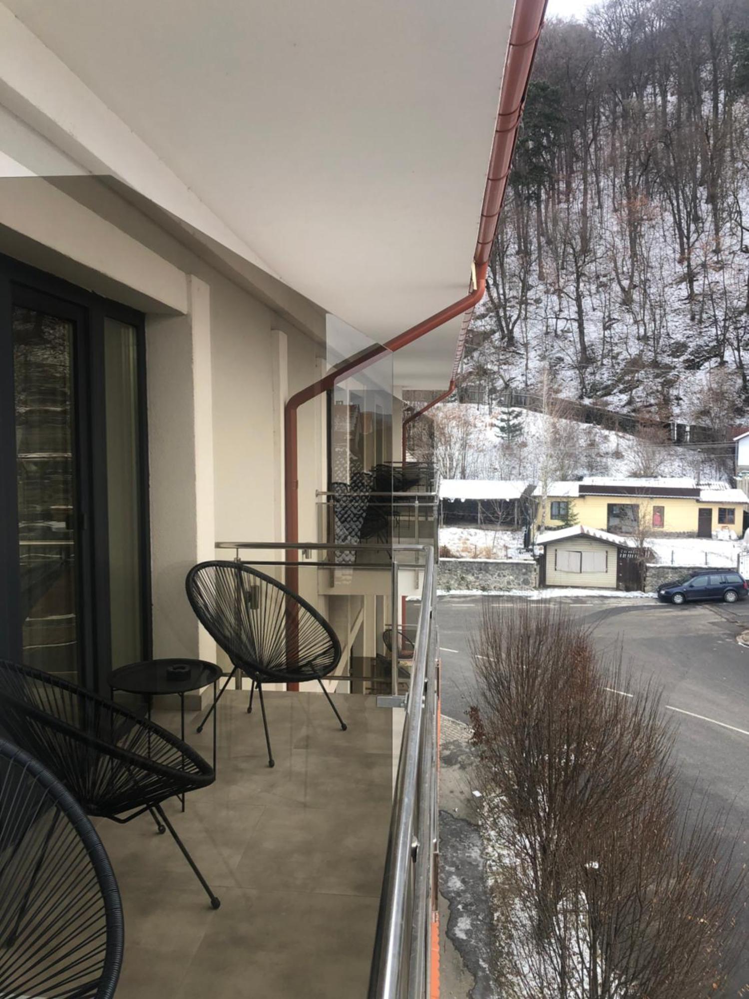 Sub Cetate Otel Rîşnov Dış mekan fotoğraf